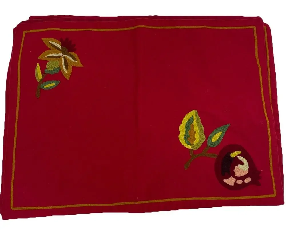 WiLLIIAMS SONOMA Dark Red Placemats 20X14 Embroidered Cotton Set of 4 Pre-Owned